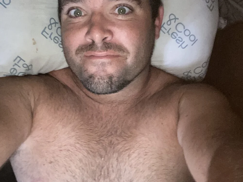 Shanefucks34's Offline XXX Chat