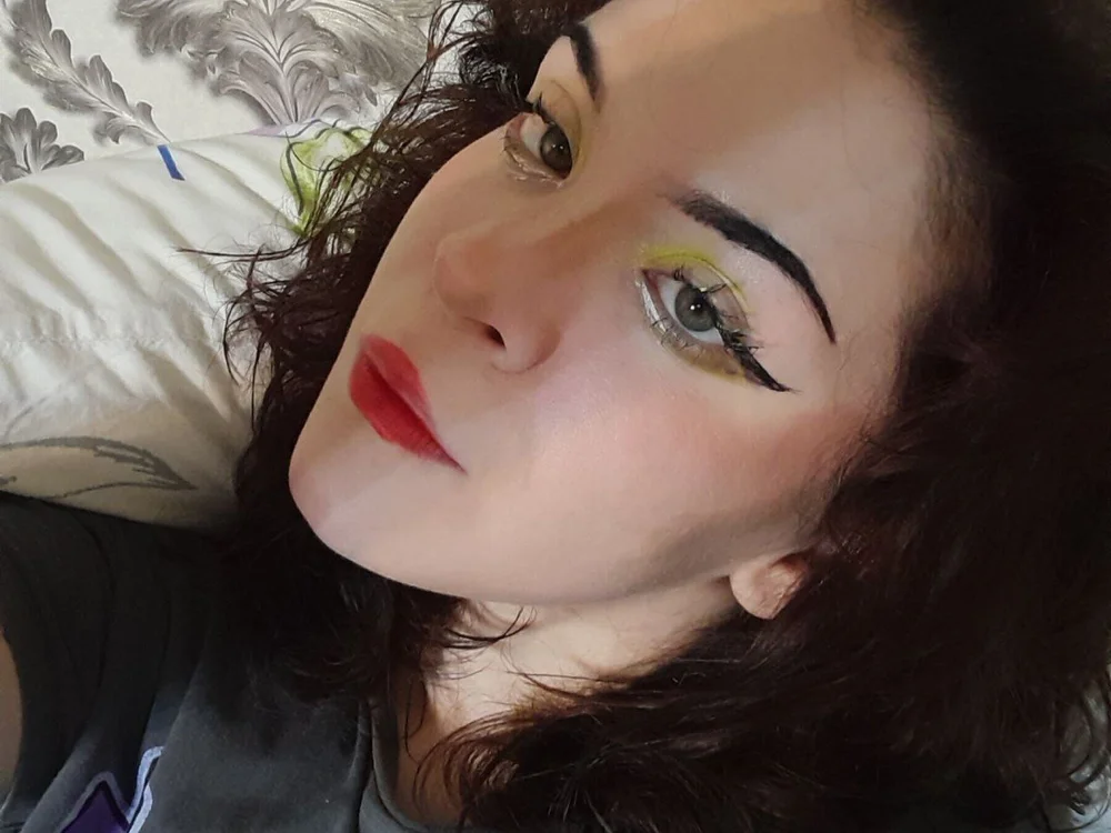 MeganCubitt's Offline Chat Room