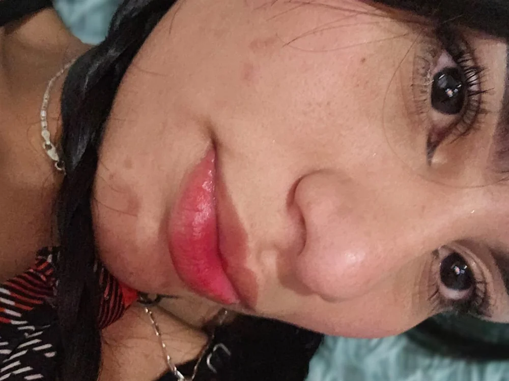 Sexyschoolgirl19's Offline XXX Chat