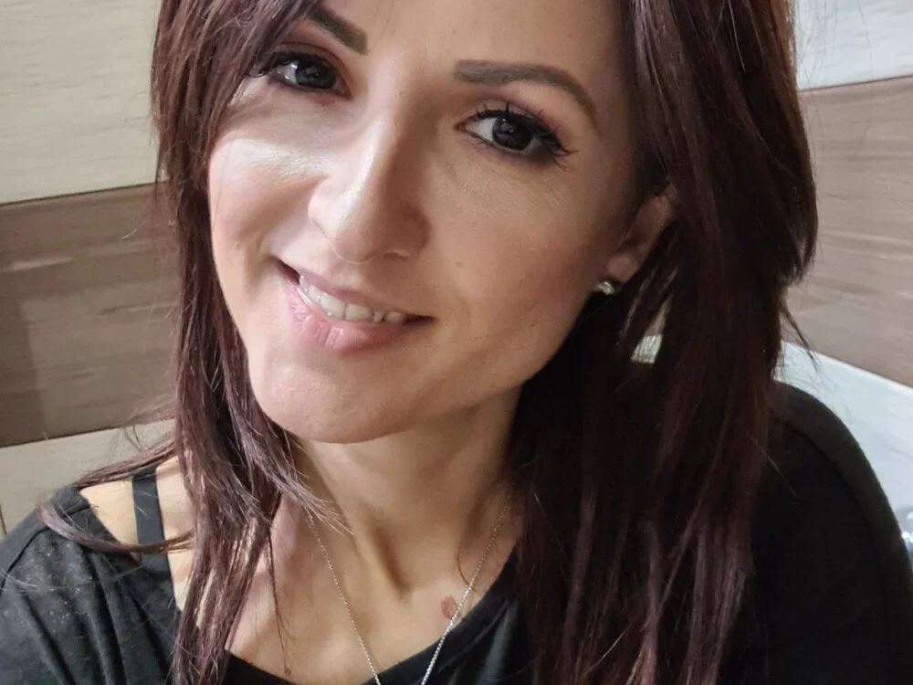 NycolleSweet37 Adlı Modelin Çevrimdışı XXX Sohbeti