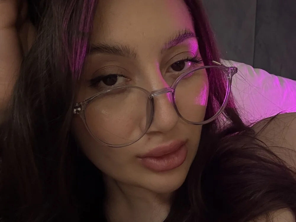 LucieBliss: συνομιλία ΧΧΧ εκτός σύνδεσης