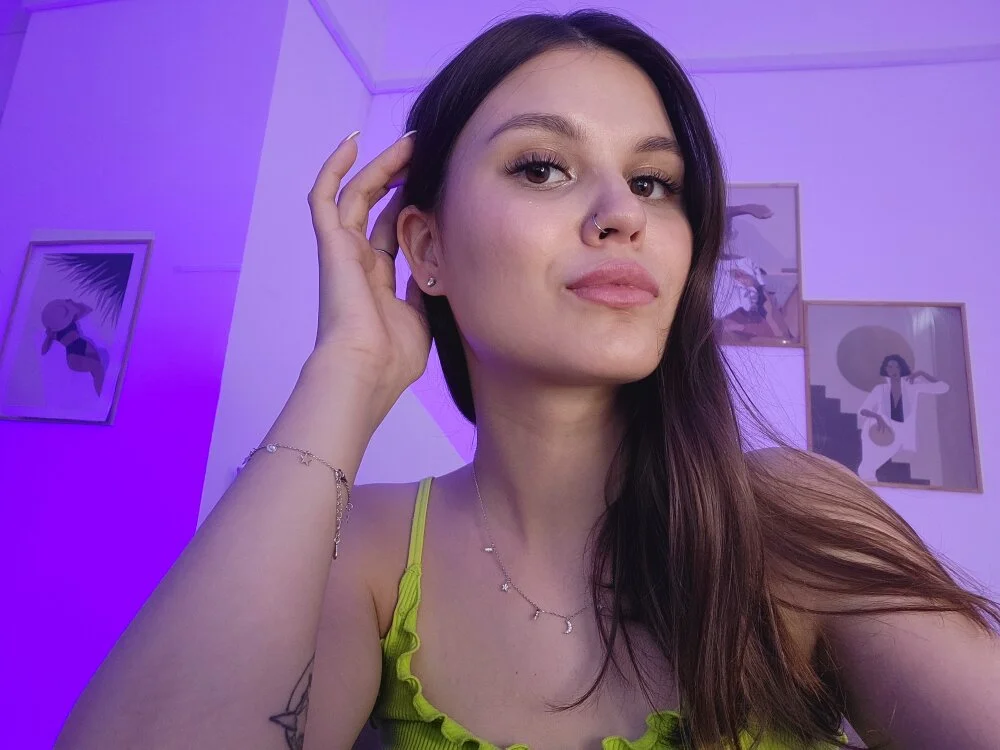 EldaAshfield's Offline XXX Chat