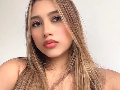 MaddyStonee_