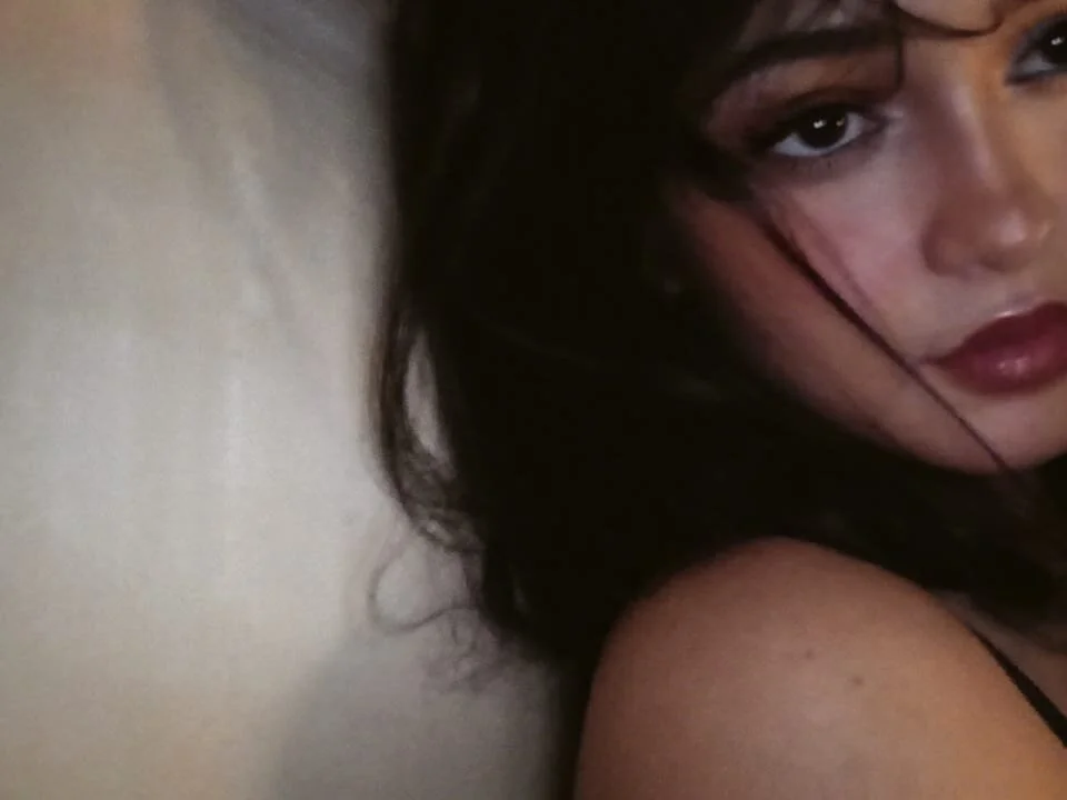 AminaLeverentz Chat XXX offline