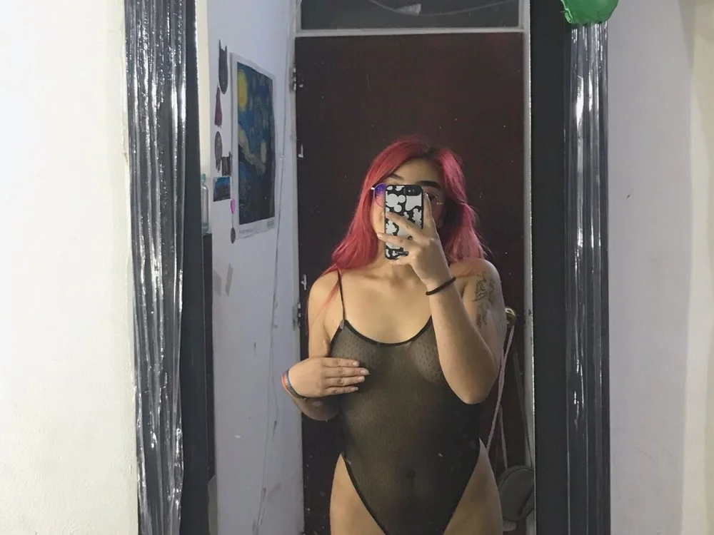 CarolineParker_'s Offline XXX Chat