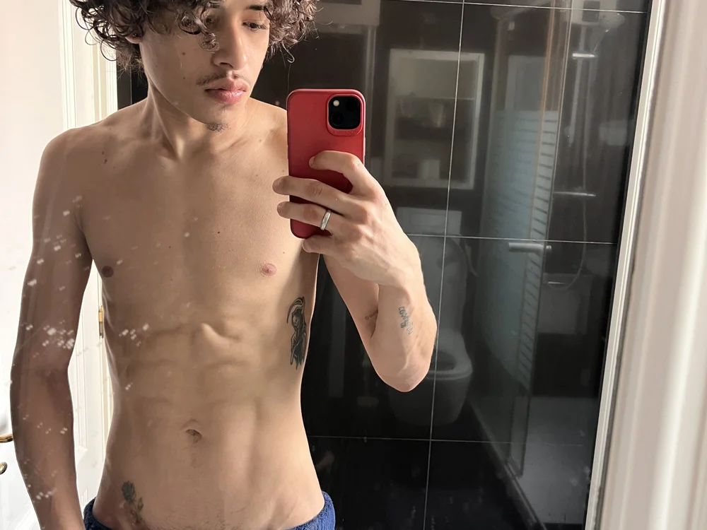 Alberto1126 offline XXX-chatje