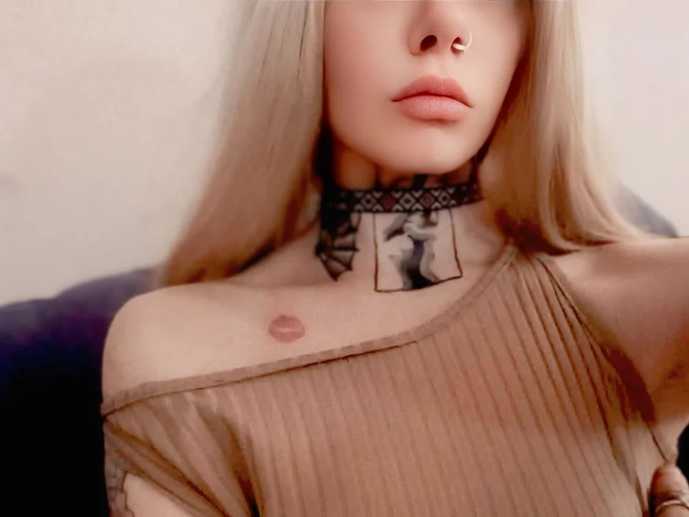 Sluttiebella's Offline Chat Room