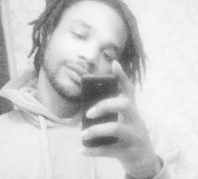 whorecake241's Offline XXX Chat