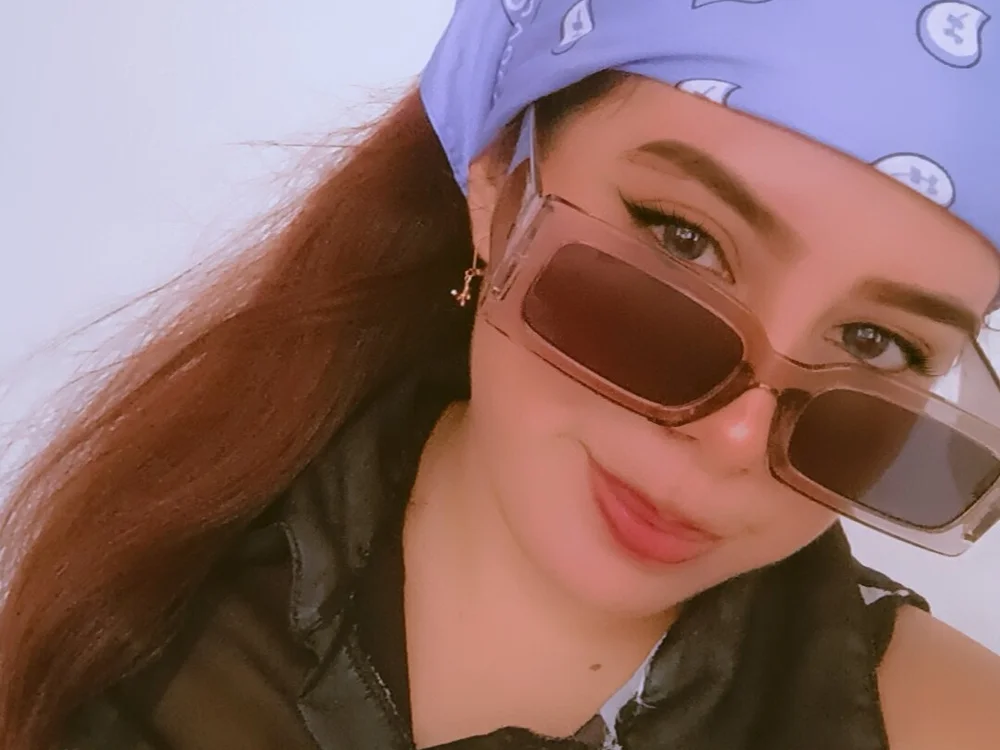 Yaina_Sexi_12's Offline XXX Chat