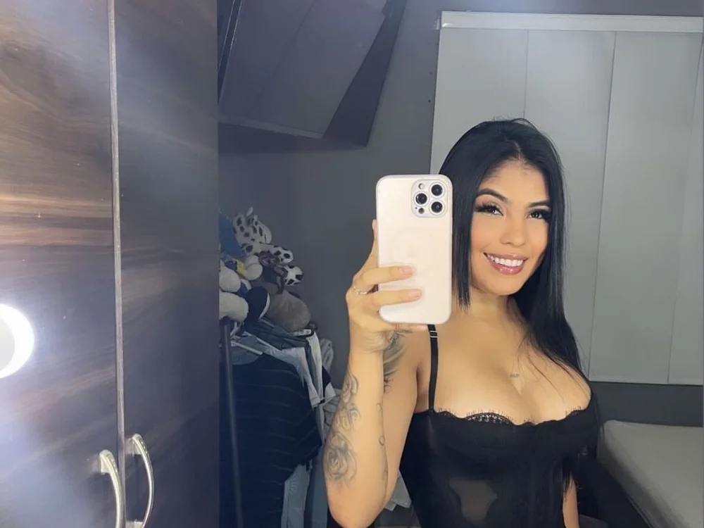 GeorgiaCool_'s Offline Chat Room