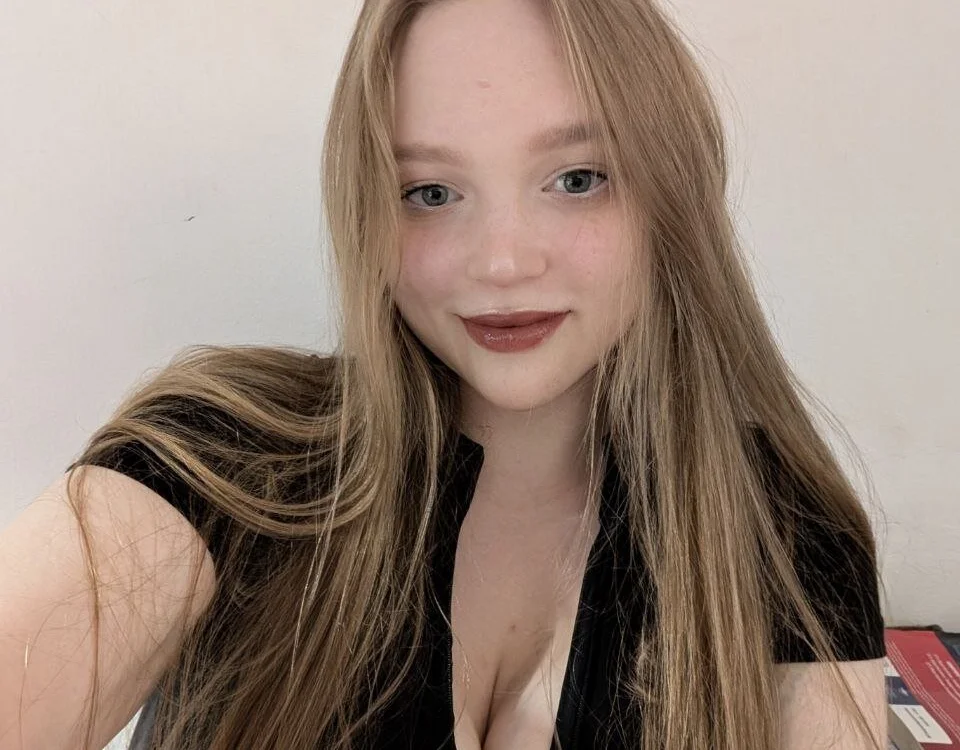 obey_my_eyes' Offline XXX Chat