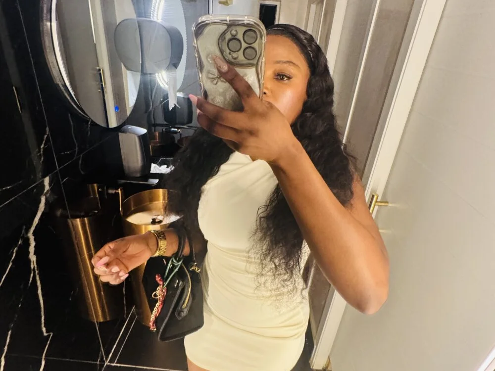 Chatroom XXX hors ligne de slimcateee