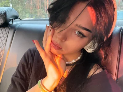 Holly_official - Girl 