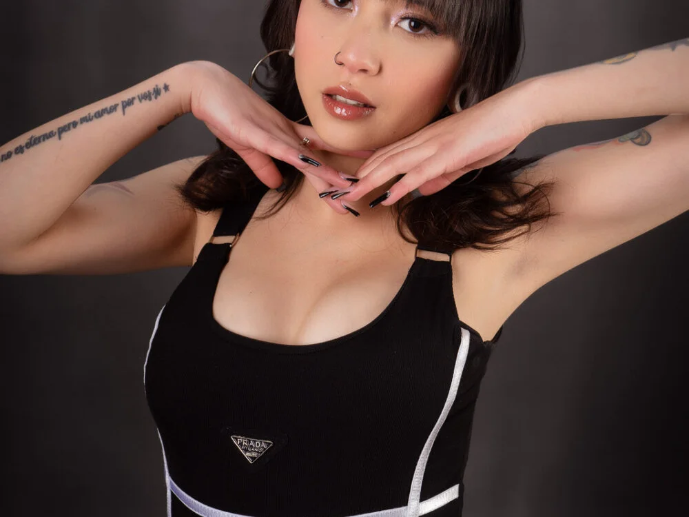 Hanna_Lee__ Offline XXX-Chat