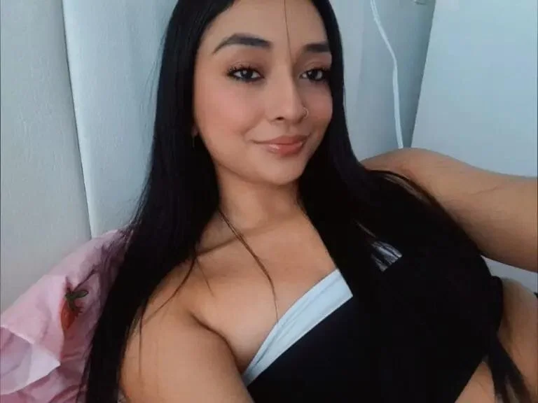 Lucia__smith's Offline Chat Room