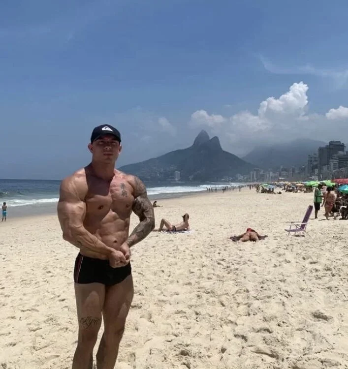 muscleone1's Offline XXX Chat