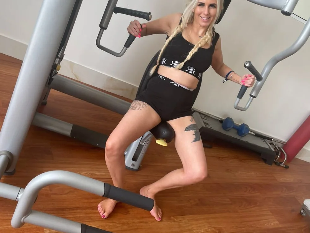 Blonde-bimboのオフラインXXXチャット