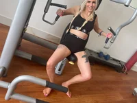 Blonde-bimbo's Offline Chat Room
