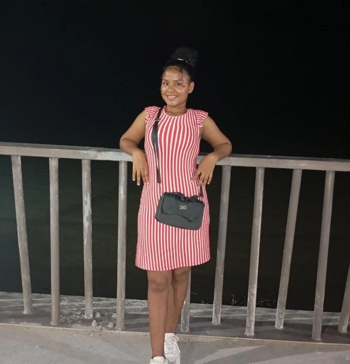 nikiselena Offline XXX-chat