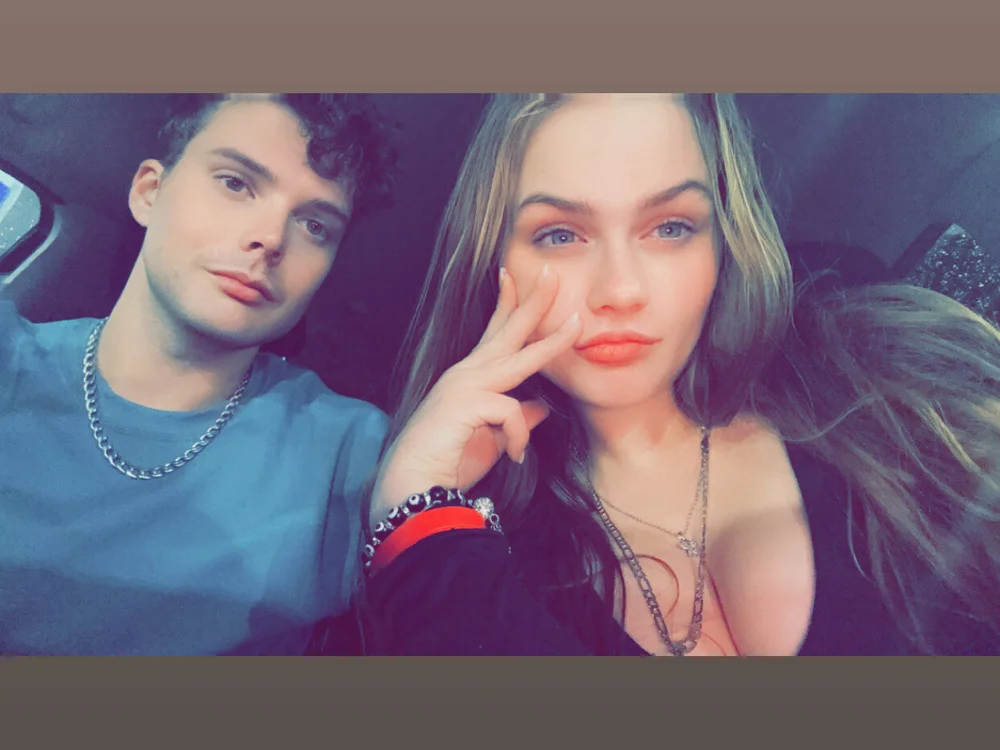 แชท XXX ออฟไลน์ของ OverlookedHonesty9