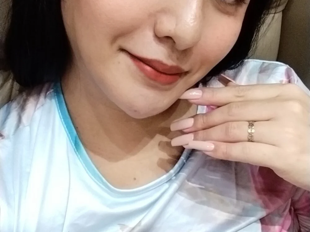 Yourbabyshane অফলাইন XXX চ্যাট