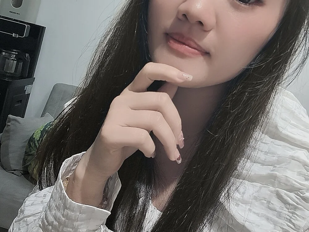 Lily-521 Obrolan XXX Offline