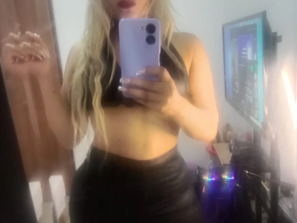 IvanaBliss: συνομιλία ΧΧΧ εκτός σύνδεσης