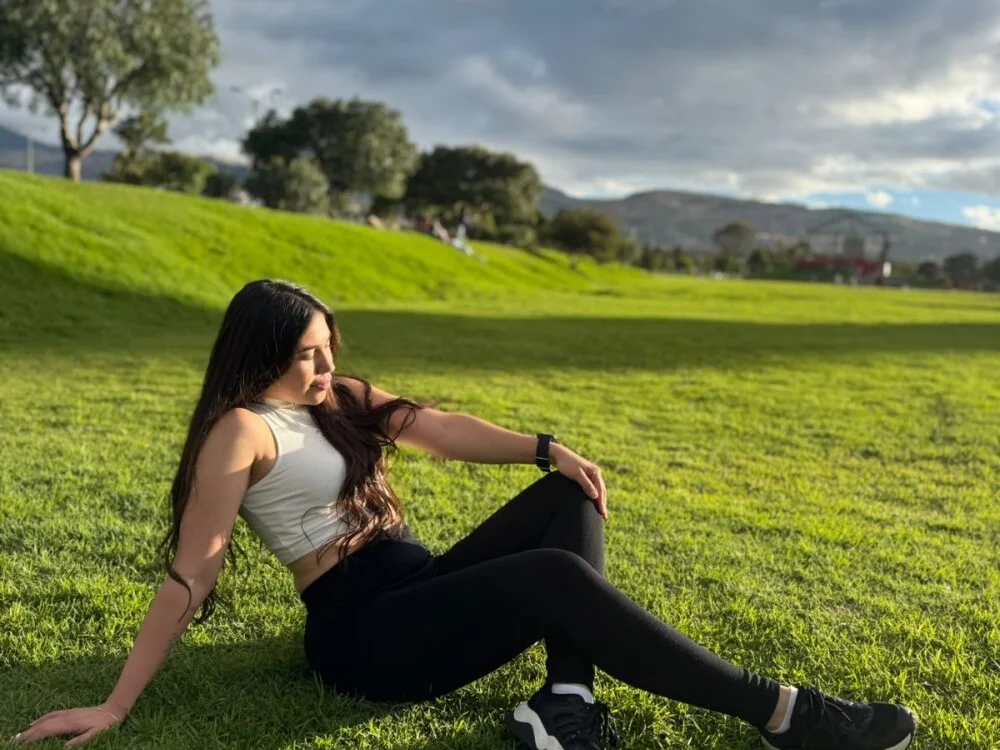 Hanna_klover Offline XXX Chat