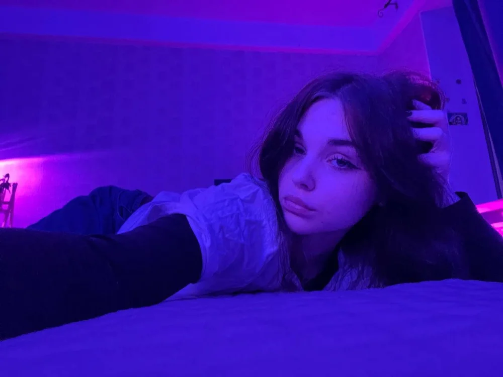 DollyVisser's Offline Chat Room