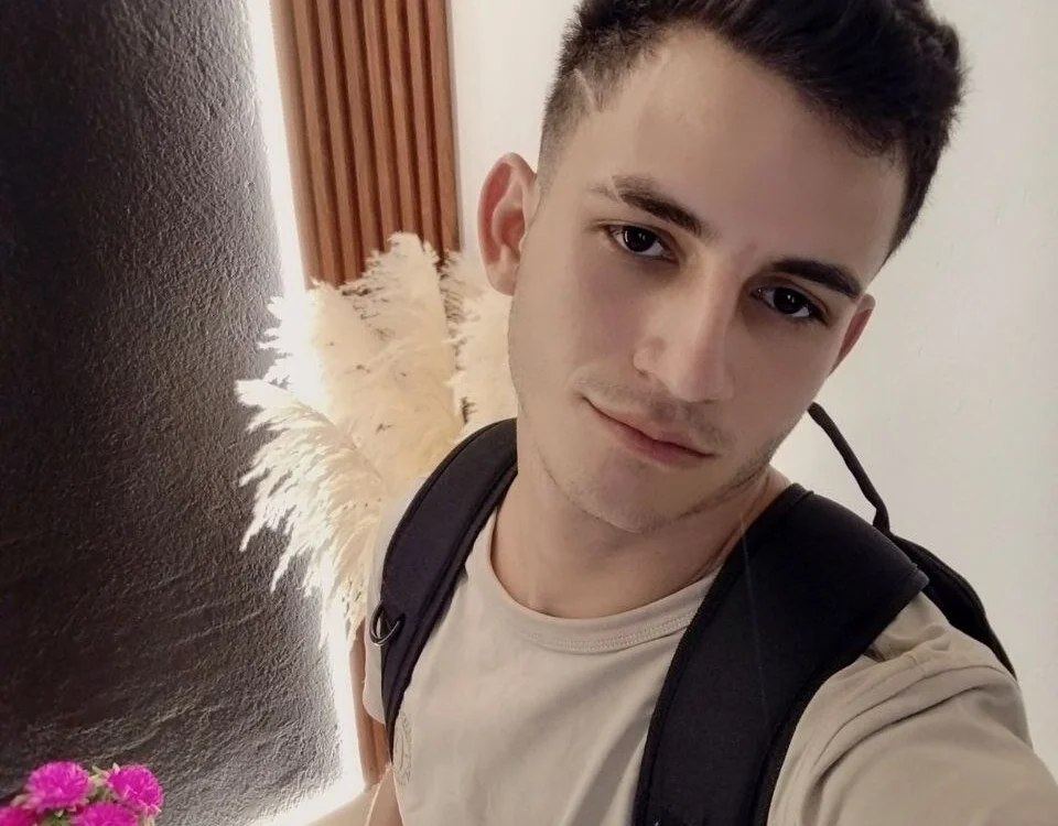dantefoxx Offline XXX-Chat