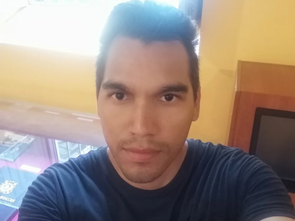 Alamleo36's Offline XXX Chat