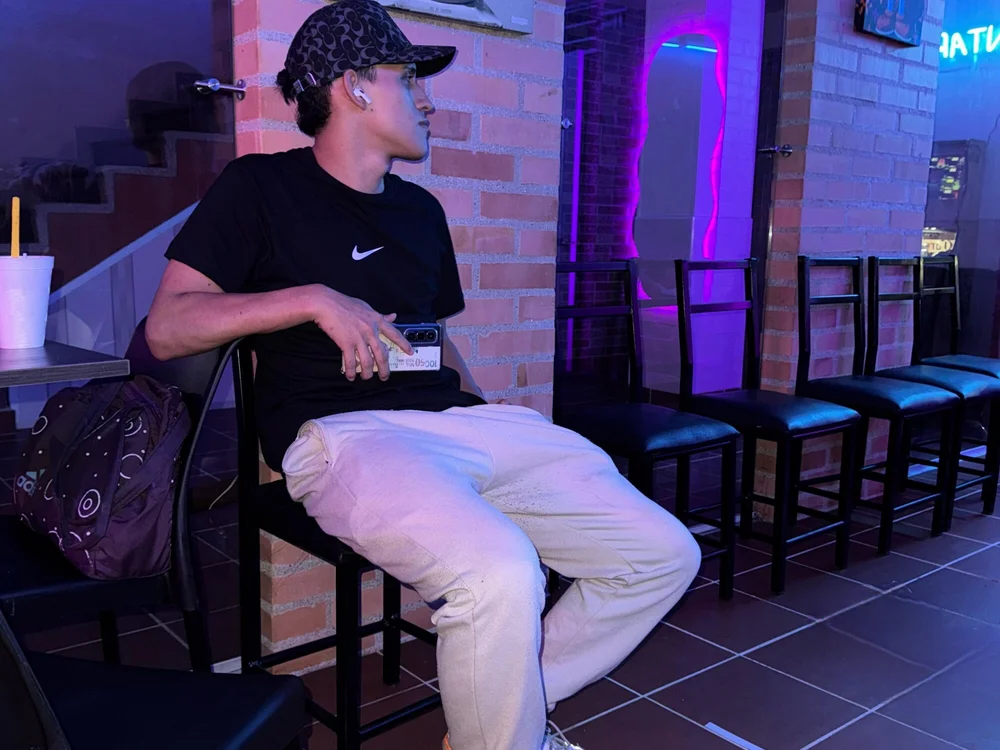 your_brown57's Offline Chat Room