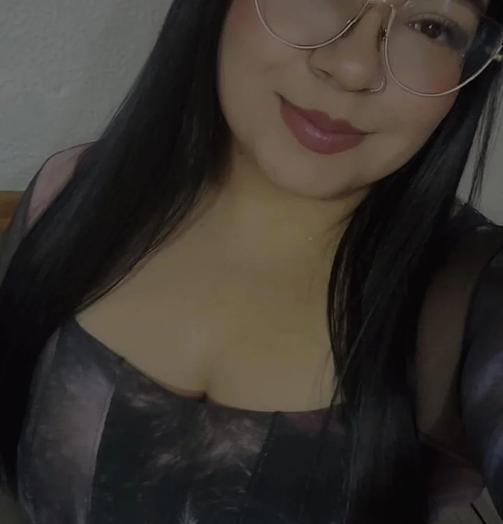 carol_ine275's Offline XXX Chat