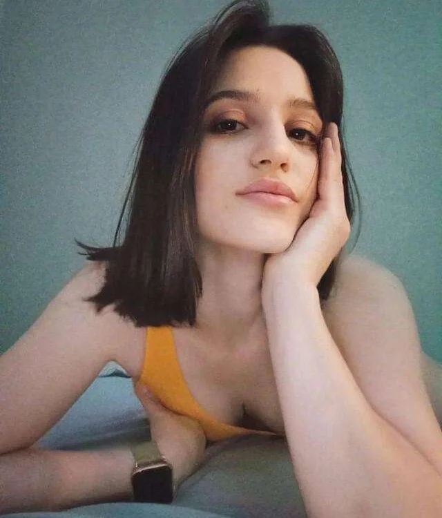 AnaleahKlay's Offline Chat Room