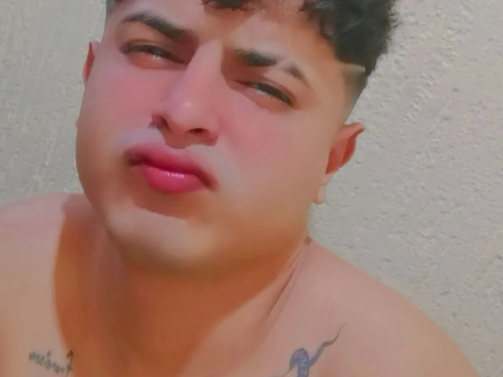 Elfresa22 Adlı Modelin Çevrimdışı XXX Sohbeti