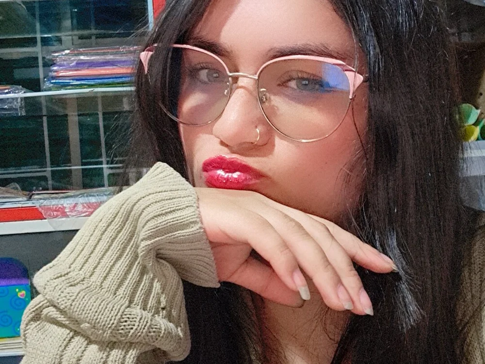 Emma_emp's Offline Chat Room