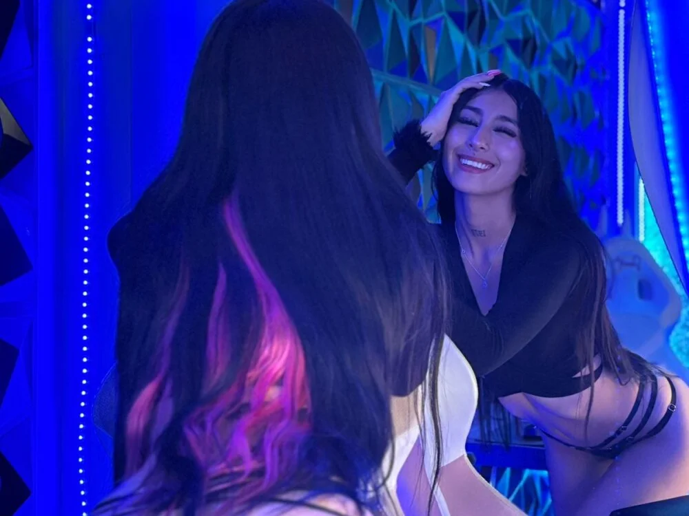 แชท XXX ออฟไลน์ของ Violeet-Smith