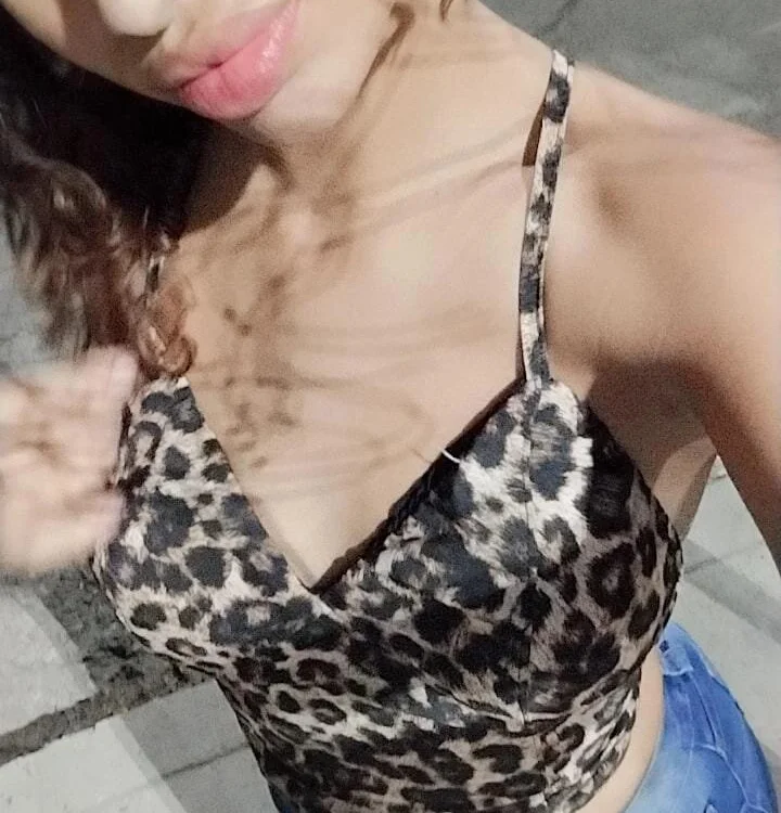 Chat XXX offline de Mona_Mistic