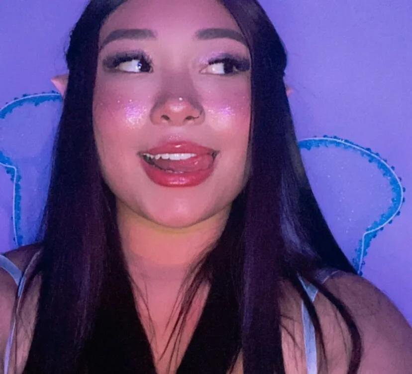 dulce_asian's Offline Chat Room