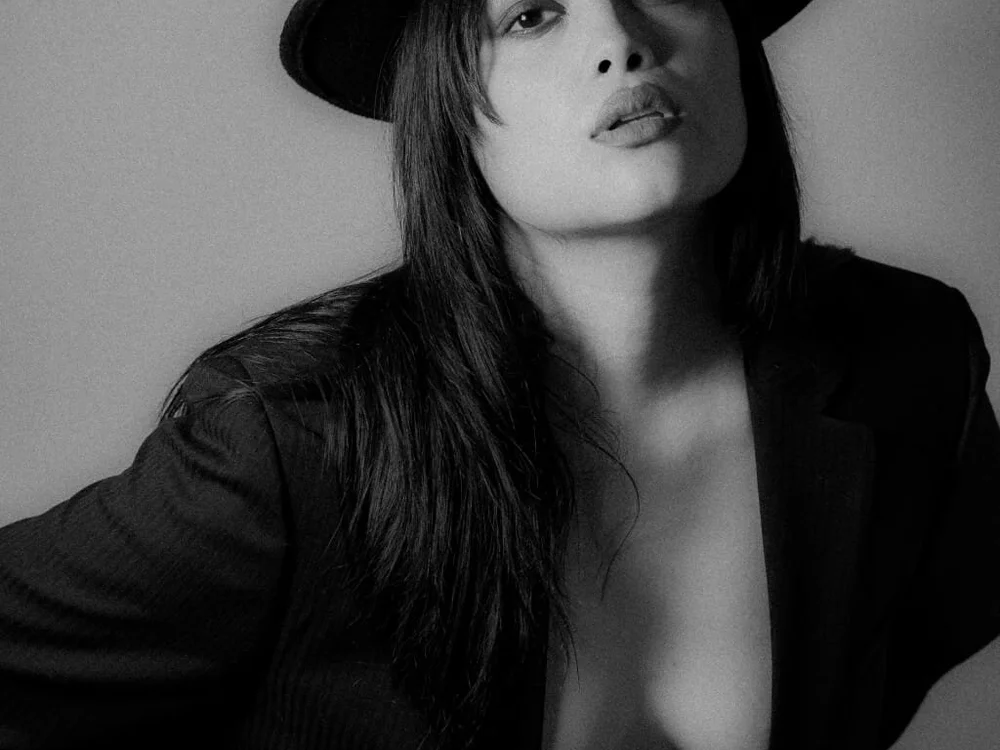 Barbara_moon cam model