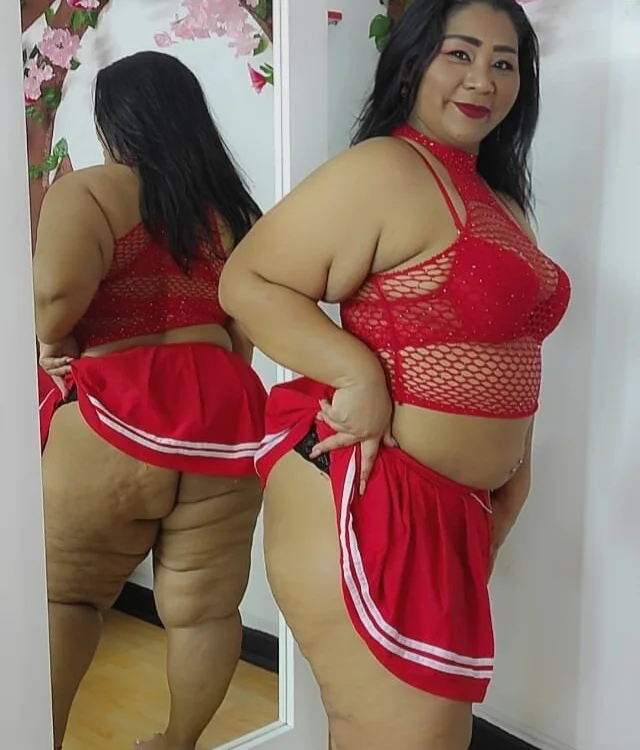 milfcharlot's Offline Chat Room