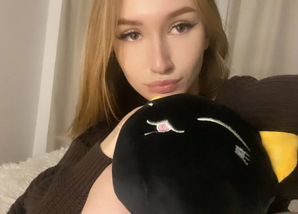 Sandra_Grand's Offline Chat Room