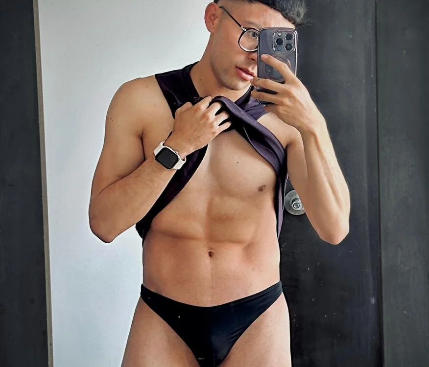 LeonBlazze Offline XXX-chat