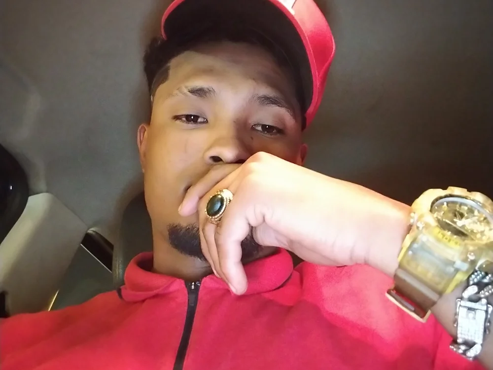 Zambo232000 離線 XXX 聊天