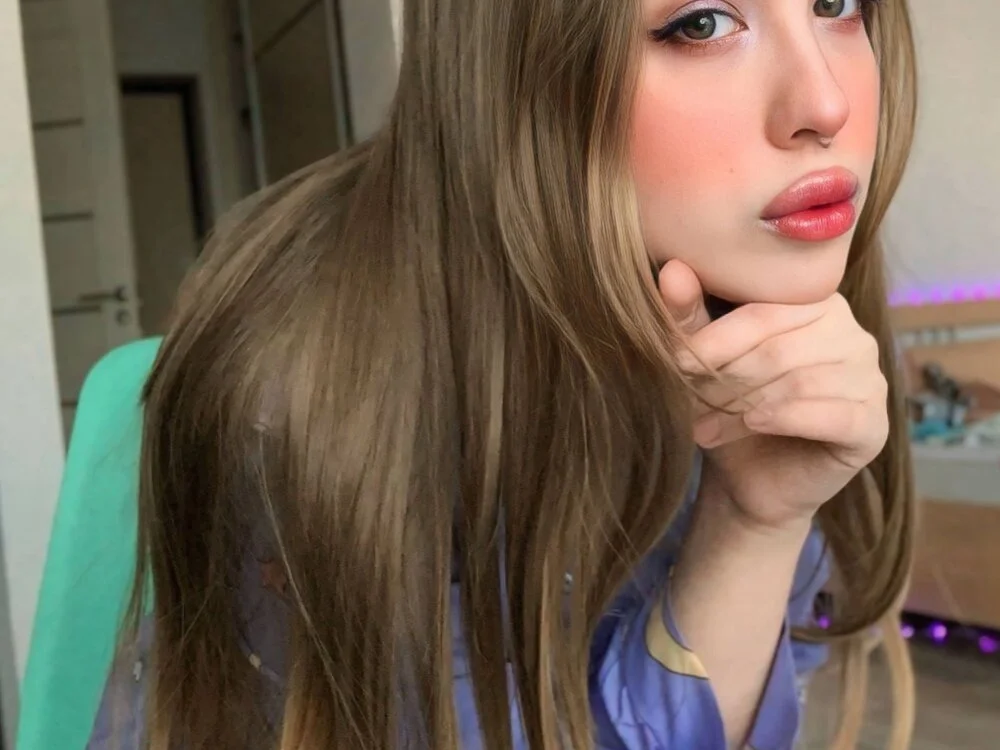 LightStar_18 Chat XXX offline