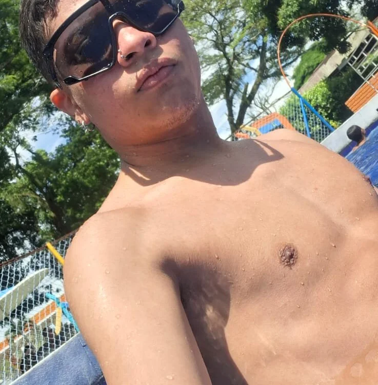 axel_bcock Offline XXX-chat