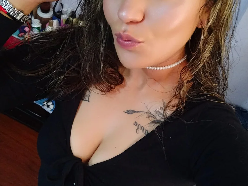 Ema_brown_ offline chatrum