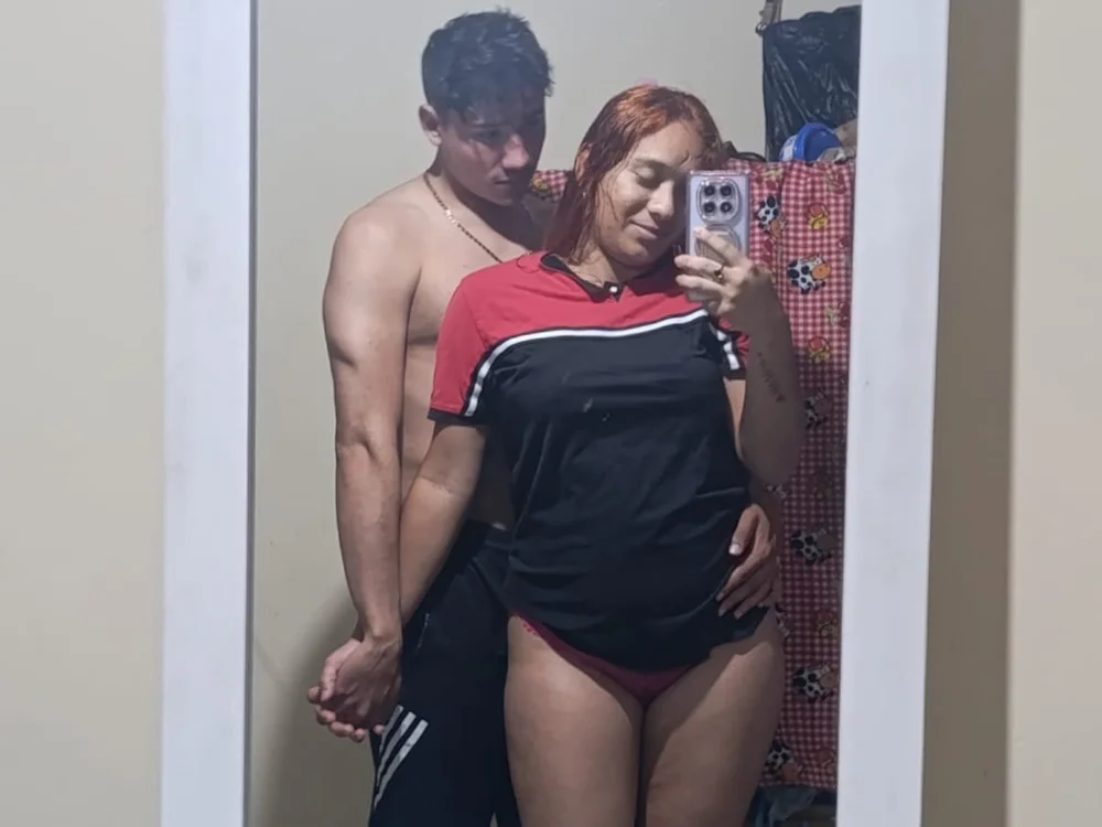 stick_and_julieth's Offline XXX Chat