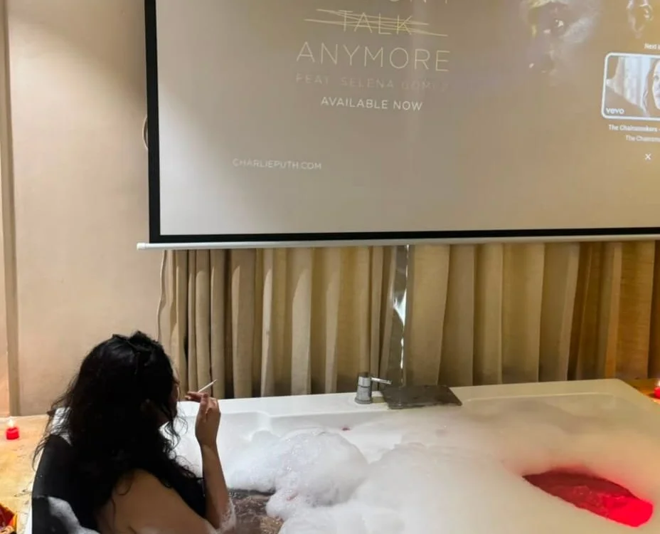 Veronica_college's Offline XXX Chat