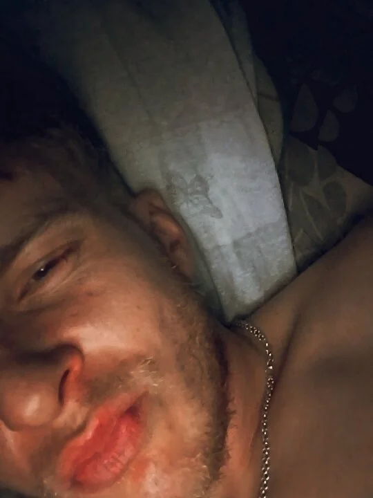 jolololo23 Offline XXX Chat